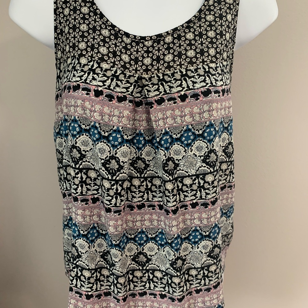 Cozy Casual Print Tank - Picture 3 of 16